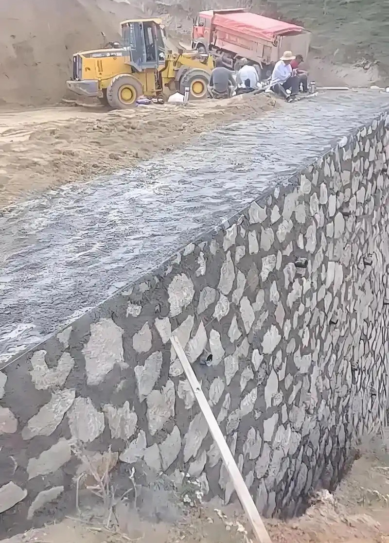北京延庆县边坡加固